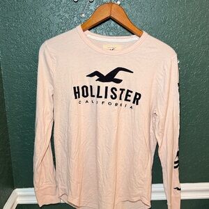 Hollister Women’s Light Pink Crewneck Long Sleeve Tee